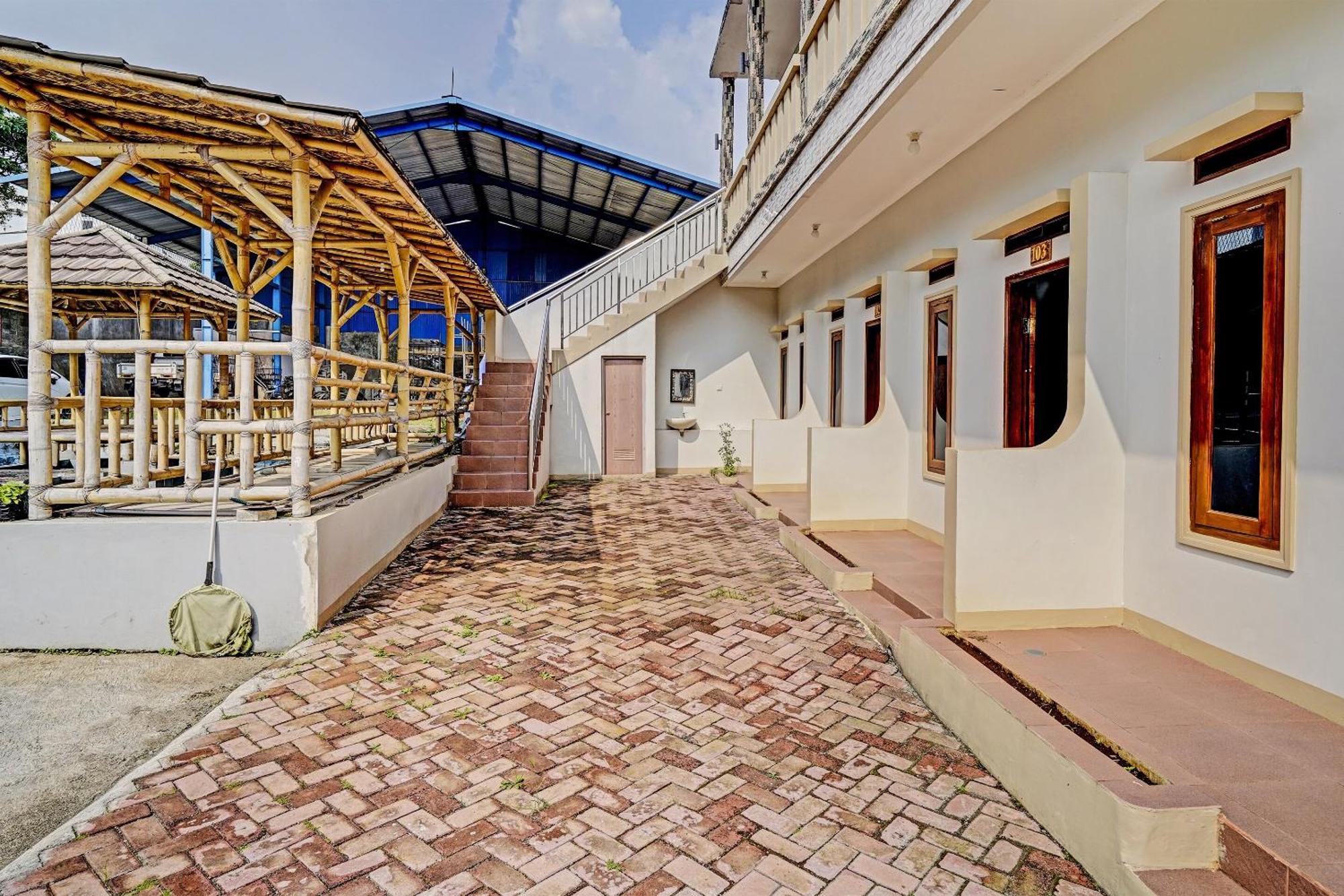 Oyo Life 91469 Pondok Pelita เล็มบัง ภายนอก รูปภาพ